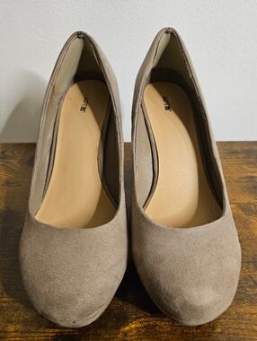 Apt. 9 Taupe Suede Wedge Heels